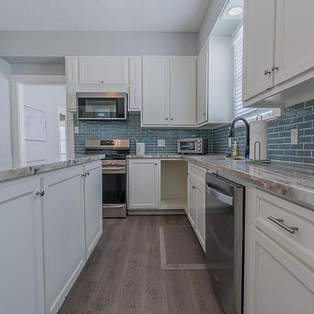 Uptown Cottage Newly Updated Home Near The Strand Galveston Harbor And Utmb المظهر الخارجي الصورة
